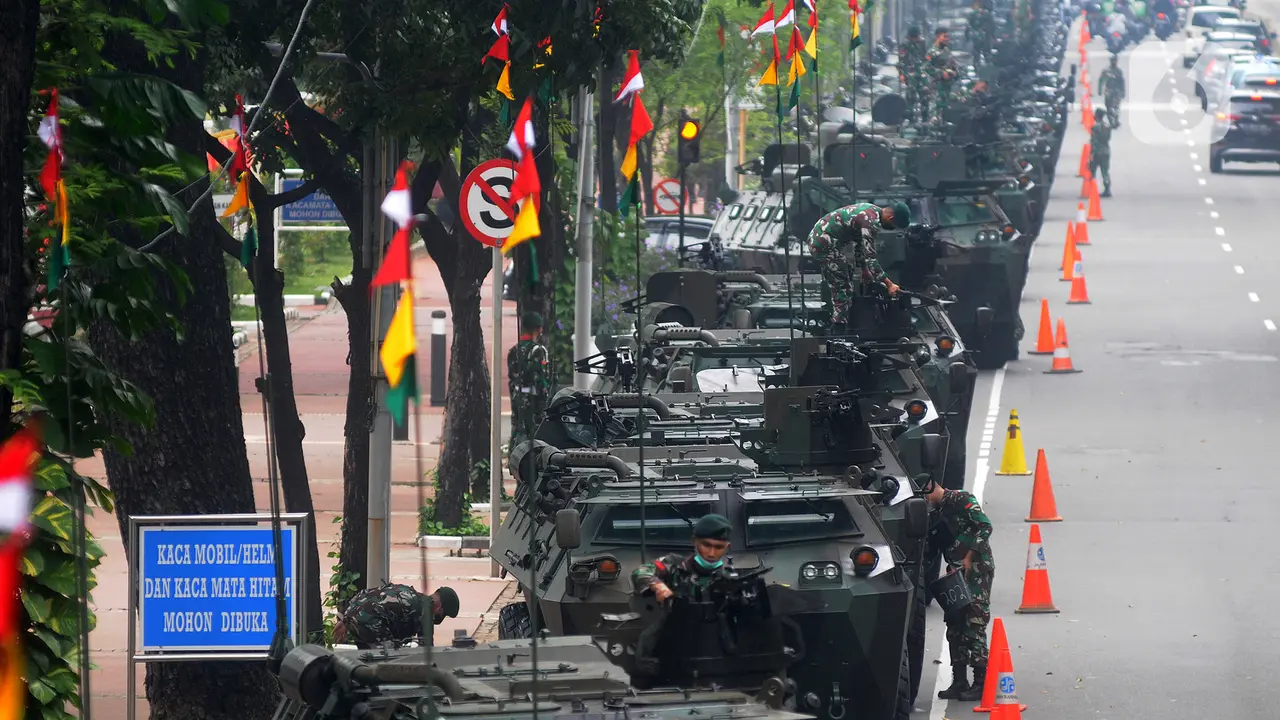 FOTO: HUT ke-76 TNI, Ratusan Alutsista Dipamerkan di Kawasan Monas
