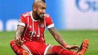 Bayern Munchen mengonfirmasi Arturo Vidal bakal absen sampai akhir musim untuk menjalani pemulihan cedera lutut yang dialaminya. (AFP/Bullent Kilic)
