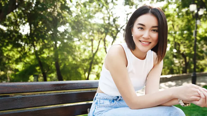 perempuan bahagia