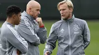 Christian Poulsen (kanan), asisten pelatih Ajax Amsterdam. (AFP/Olaf Kraak)