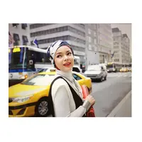 Dewi Sandra, telah memutuskan untuk berhijab sejak tahun 2013 silam. Tepatnya setelah dua tahun menikah daengan Agus Rahman di tahun 2011. Dengan hijabnya, tak jarang tampilannya memukau banyak orang. (Instagram/dewisandra)