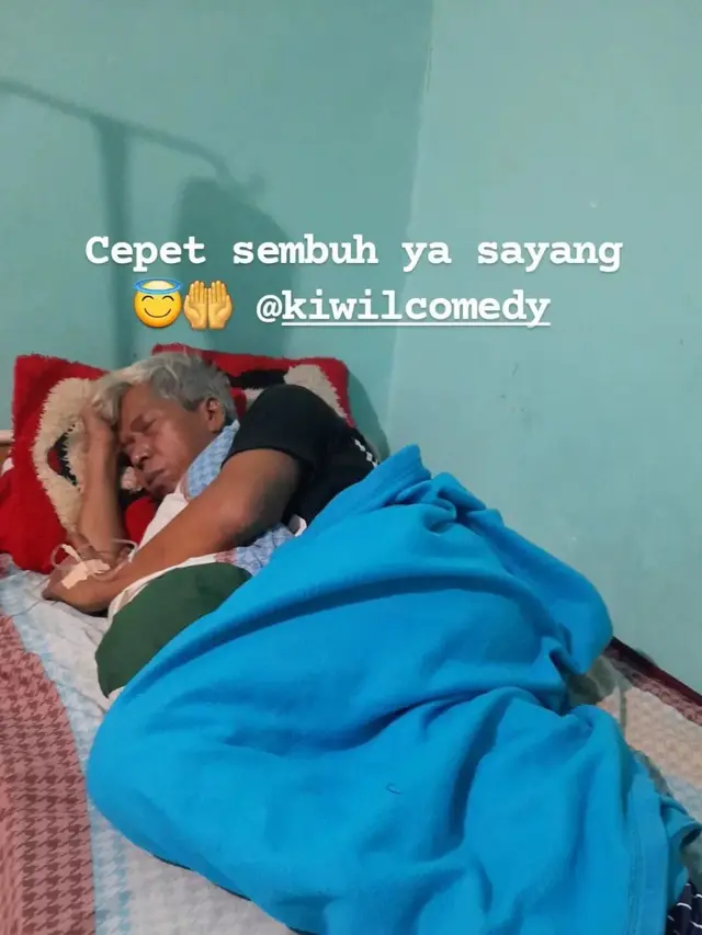 5 Potret Kiwil Kini yang Tengah Sakit, Tampak Lemas dan Tangan Diinfus