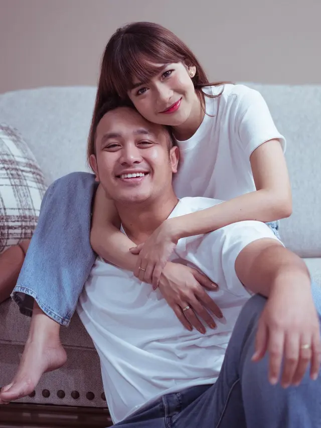 Adiezty Fersa dan Gilang Dirga. (Foto: Dok. Instagram @gilangdirga)