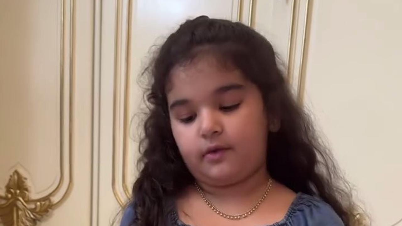 Ayang Anak Tasya Farasya Beri Tutorial Makeup Jadi Princess Aurora, Sudah Jago Tanpa Pakai Cermin
