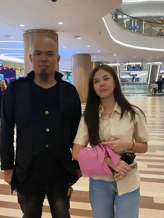 6 Potret Suky Dani Pria Mirip Ahmad Dhani Bertemu Safeea dan Dul Jaelani, Kocak