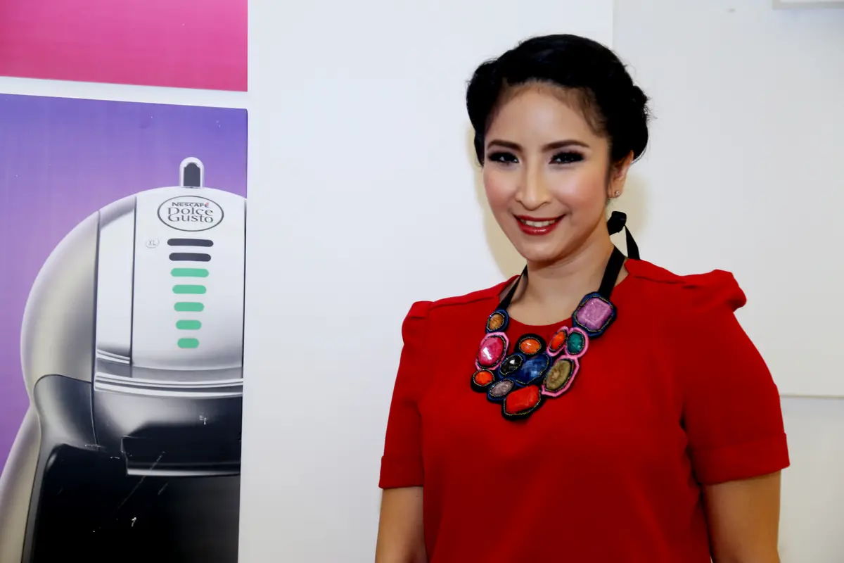 [Bintang] Novita Angie