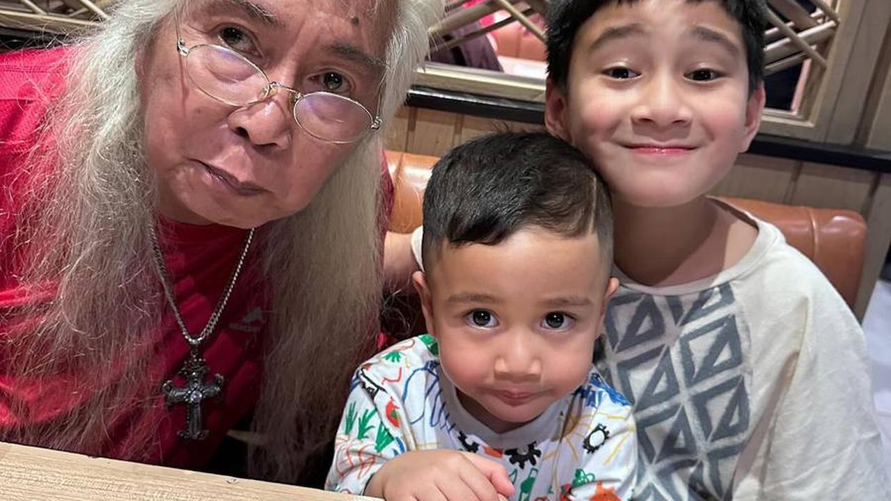 7 Potret Gideon Tengker Akhirnya Bertemu Rafathar & Rayyanza, Dulu Hanya Bisa Menahan Rindu