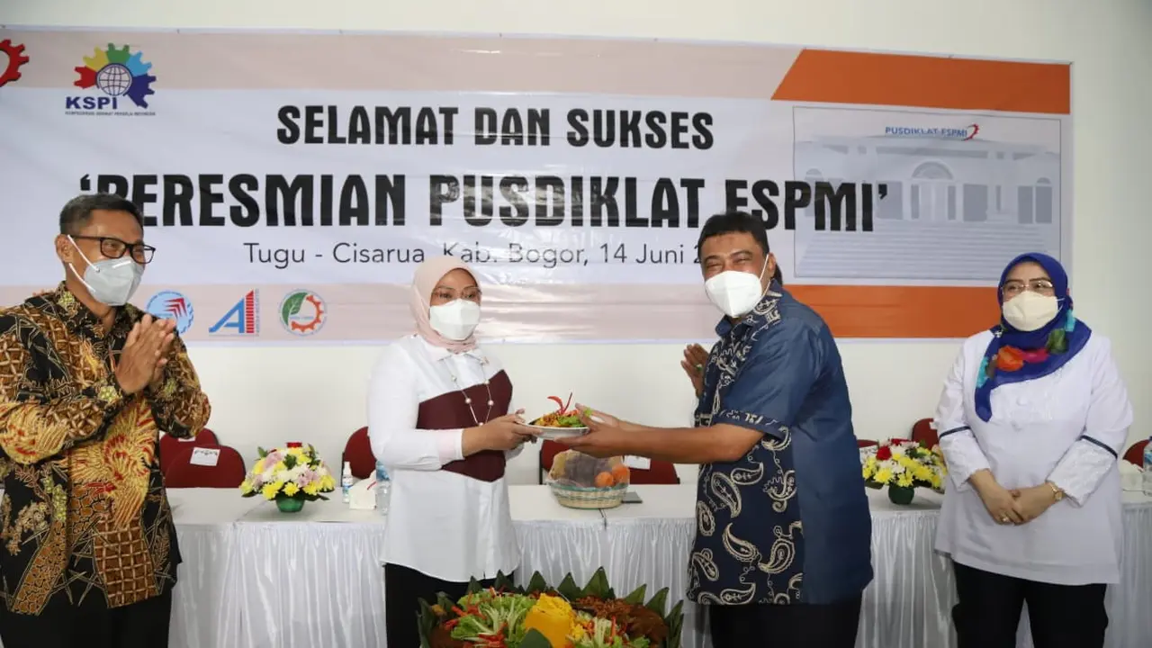 Menaker Ida Sampaikan Selamat Kepada Said Iqbal yang Terpilih sebagai Anggota Deputi GB ILO