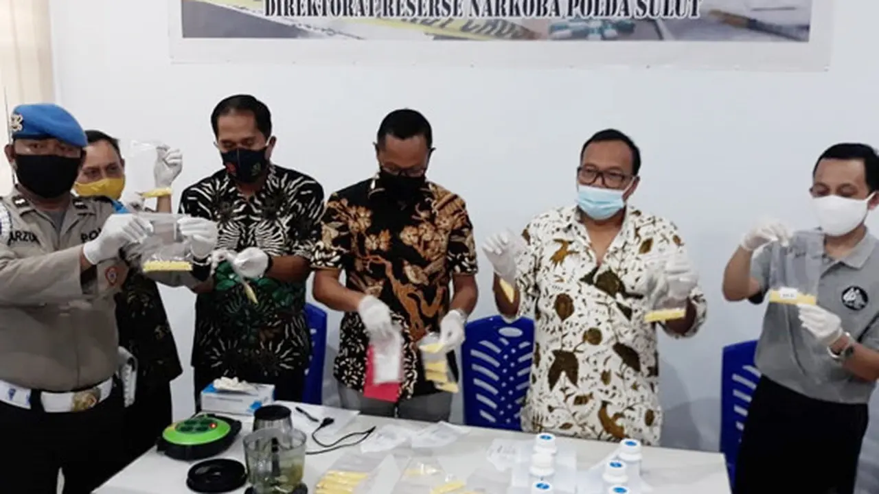 Pemusnahan barang bukti sabu dan obat keras di Markas Polda Sulut, Jumat (23/10/2020).
