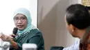 Dr. Andi Nurpati memberikan paparan saat diskusi hasil survei emrus corner di Jakarta, Minggu (13/3/2016). Perempuan Jakarta menyukai Hasnaeni karena dianggap tokoh peduli pada kehidupan rakyat dan rajin turun ke masyarakat. (Liputan6.com/Faizal Fanani)