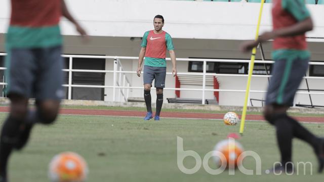 Ezra Walian, Timnas Indonesia U-22