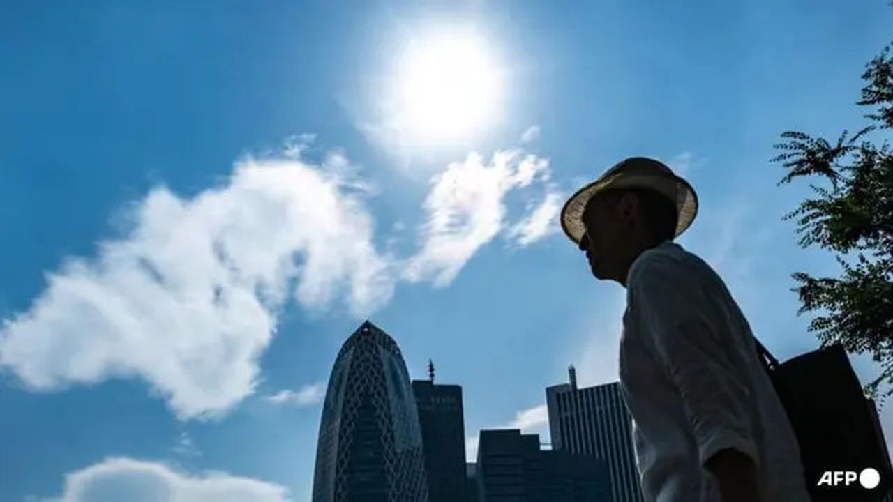 Gelombang Panas di Jepang Capai Lebih dari 40 Derajat Celcius, Pajangan Makanan Palsu Meleleh