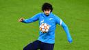 Pemain Zenit St. Petersburg Sardar Azmoun menghadiri sesi latihan jelang menghadapi Juventus pada pertandingan sepak bola Liga Champions di Stadion Juventus, Turin, Italia, 1 November 2021. (Isabella BONOTTO/AFP)