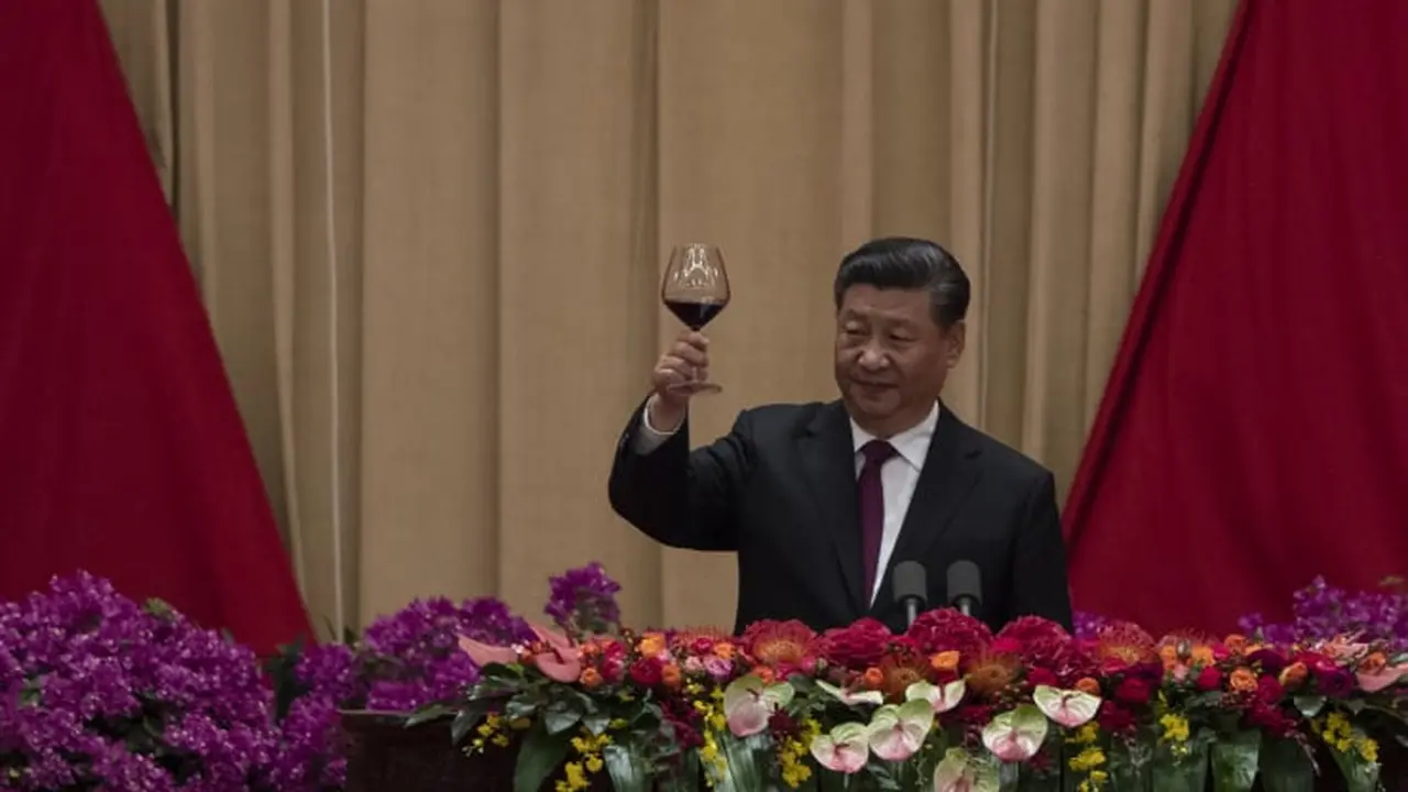 Presiden China Xi Jinping saat malam perayaan HUT ke-70 RRC (Noel Celis / AFP PHOTO)