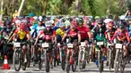 Pebalap sepeda beradu kecepatan pada kejuaraan Mountain Bike Cross Country Marathon (MTB XCM) di Kawasan Tanjung Lesung, Pandeglang, Banten, Sabtu (29/9). Ajang ini menjadi bagian dari Festival Pesona Tanjung Lesung 2018. (Liputan6.com/HO/Nick)