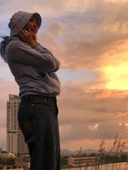 <p>(Instagram/angelinasondakh09)</p>