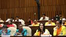 Ketua Umum Partai Berkarya, Neneng A Tutty (kedua kanan) memberikan pendapat saat RDP dengan Pansus RUU Pemilu, Jakarta, Rabu (8/2). Rapat tersebut membahas sistem pemilu dan ambang batas parlemen dan presiden. (Liputan6.com/Johan Tallo)