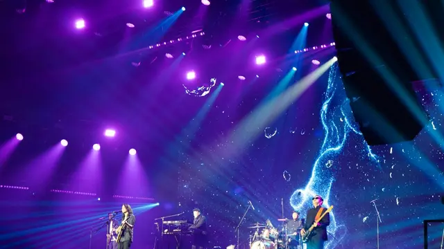Konser Peterpan di Malaysia Sukses Obati Kerinduan, Ribuan Penonton Nostalgia Nyanyi Bersama
