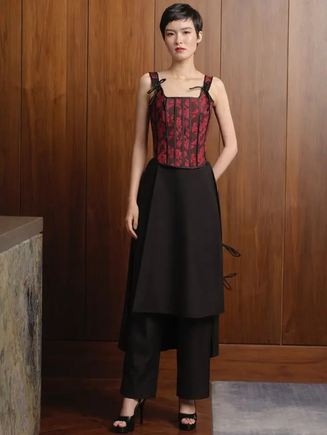 Pesona Corset Top dari Desainer Lokal, Dipakai Jennie BLACKPINK hingga No Na