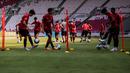 Pemain Timnas Indonesia U-17 mengikuti game saat latihan menjelang Piala Dunia U-17 2023 di Stadion Utama Gelora Bung Karno (SUGBK), Senayan, Jakarta, Senin (30/10/2023). (Bola.com/Bagaskara Lazuardi)