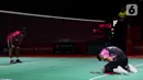 Pebulu tangkis tunggal putra Indonesia Jonatan Christie (kana) usai mengalahkan rekan senegaranya Chico Aura Dwi Wardoyo dalam final Indonesia Masters 2023 di Istora Senayan, Jakarta, Minggu (29/1/2023). Jonatan Christie atau Jojo menjuarai Indonesia Masters 2023 usai menang atas Chico Aura Dwi Wardoyo dengan skor 21-15 dan 21-13. (Liputan6.com/Herman Zakharia)