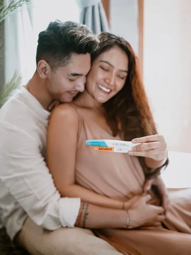 Pesona 11 Seleb saat Pamer Baby Bump, Jadi Ibu Hamil Hits