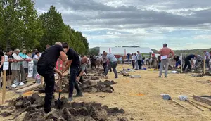 Aneh tapi Nyata, Ada Kontes Gali Kubur di Hongaria
