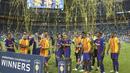 Para pemain Barcelona melakukan selebrasi usai memastikan gelar juara ICC 2017 dengan mengalahkan Real Madrid di Stadion Hard Rock, Miami, AS (29/7/2017). Barcelona menang 3-2 atas Real Madrid. (AP/Marc Serota)
