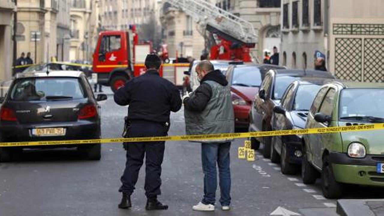 Menlu minta WNI di Paris waspada