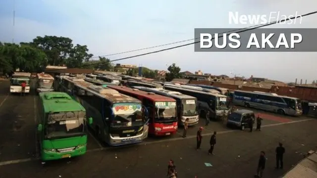  Suku Dinas Perhubungan Jakarta Barat (Sudinhub Jakbar) menindak puluhan bus antar kota antar propinsi (Akap) di Terminal Kalideres, Jakarta Barat.