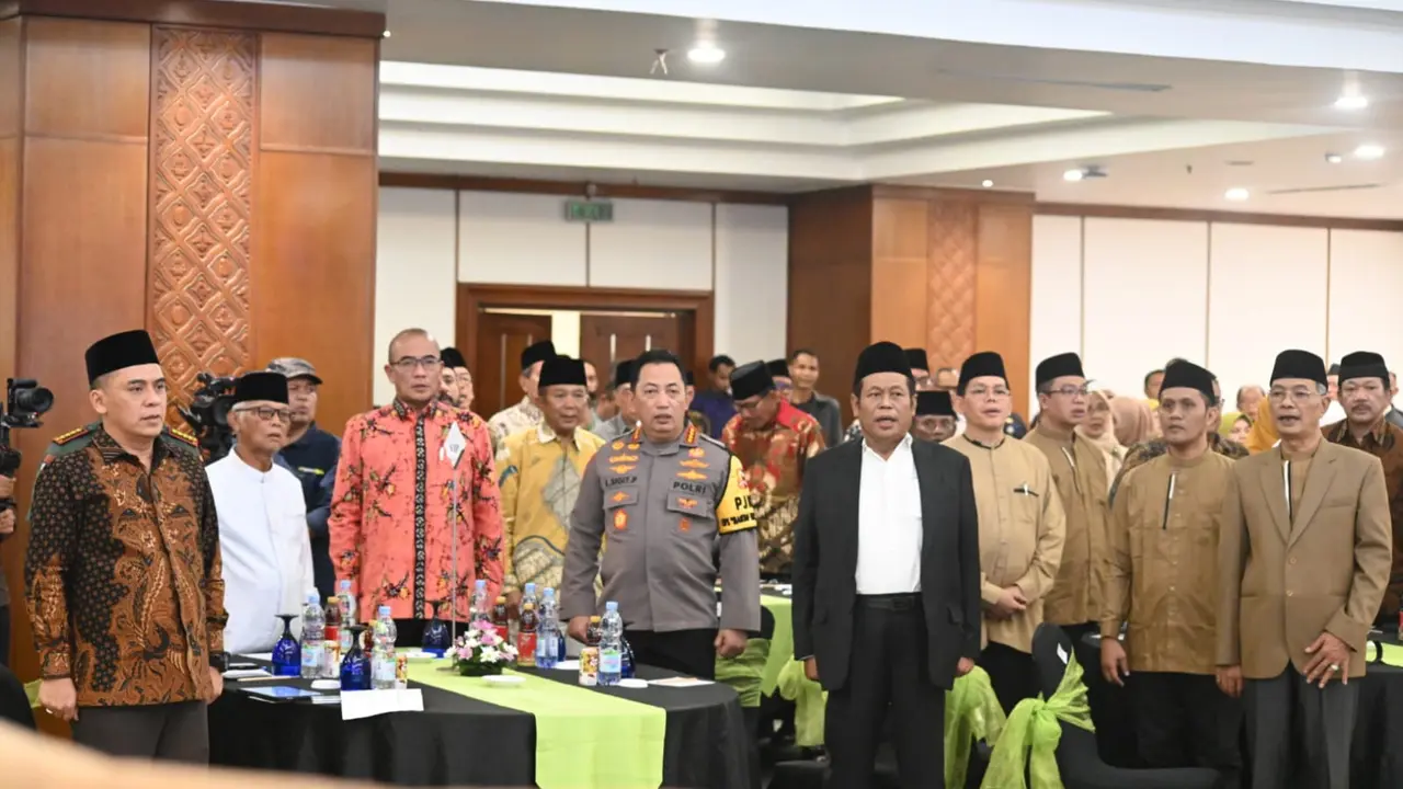 Wakil Ketua Umum Majelis Ulama Indonesia (MUI), KH Marsudi Syuhud (jas hitam) (Istimewa)