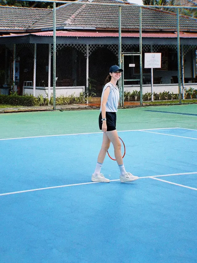 Rutin Berolahraga, Ini Potret Stylish Yuki Kato dengan Pakaian Olahraga yang Bisa Jadi Inspirasi