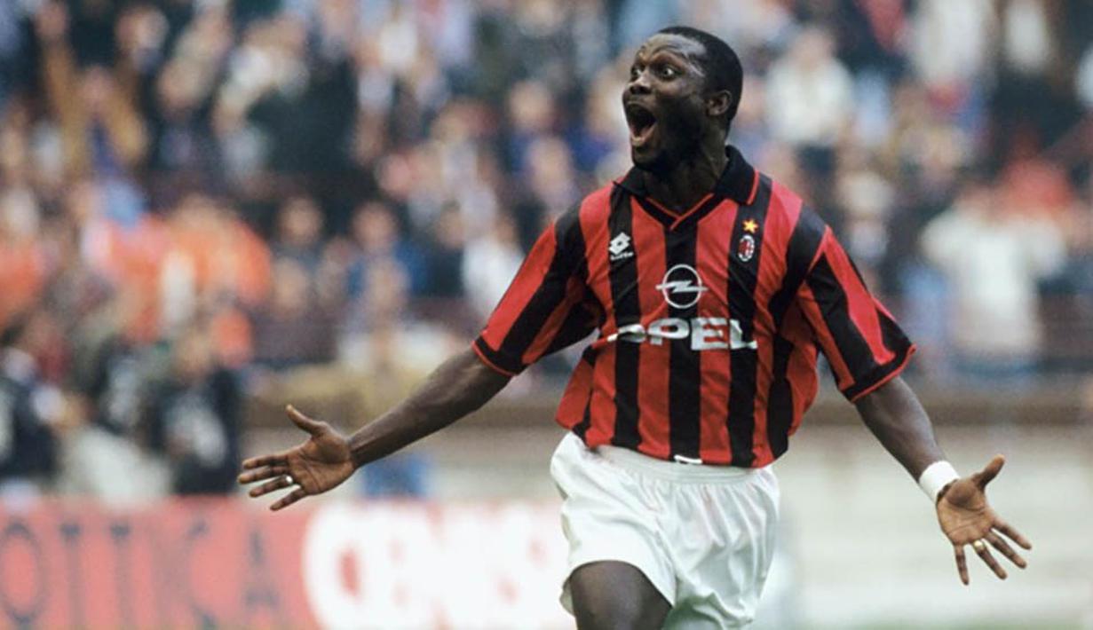 George Weah - Legenda AC Milan itu masih menjadi satu-satunya pesepak bola Benua Hitam yang meraih gelar pemain terbaik dunia dari FIFA. Striker AC Milan itu meraih Ballon d'Or pada tahun 1995. (Thegentlemanultra.tumblr.com)
