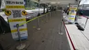 Pusat pengujian COVID-19 sementara terlihat kosong di Seoul, Korea Selatan, Jumat (15/4/2022). Korea Selatan atau Korsel akan menghapus sebagian besar pembatasan pandemi covid-19, termasuk batas berkumpul di dalam ruangan, mulai 18 April 2022. (AP Photo/Ahn Young-joon)