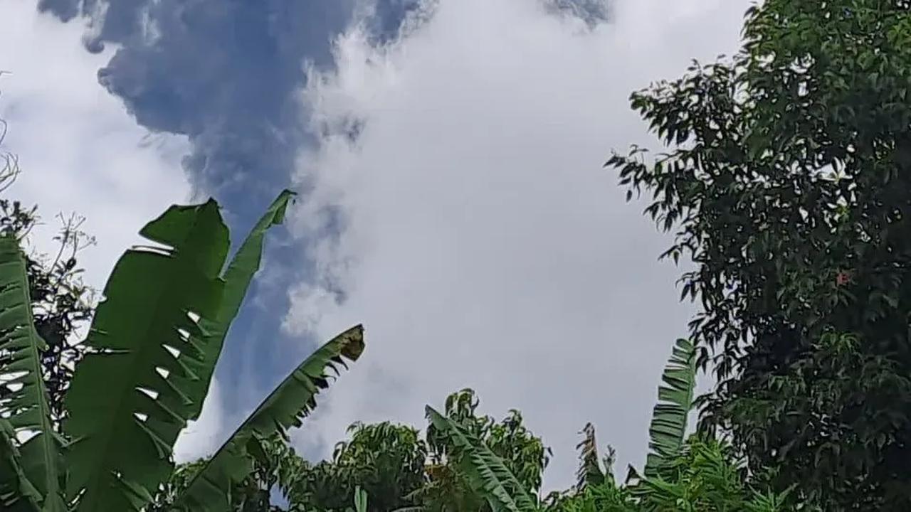 Gunung Marapi Sumbar Kembali Erupsi, Semburkan Abu Vulkanik Setinggi 1.000 Meter
