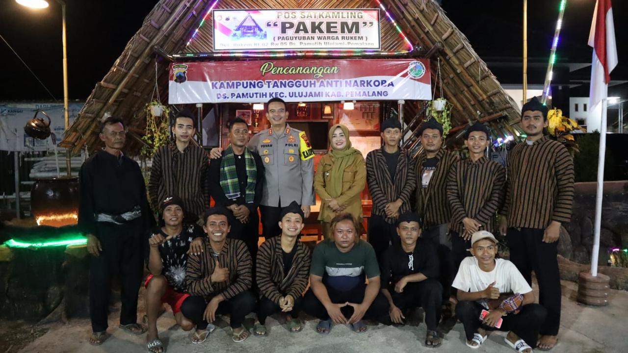 Pencanganan Kampung Tanggung Bersih Narkoba di Pemalang, Jawa Tengah. (Foto: Liputan6.com/Humas Polres Pemalang)