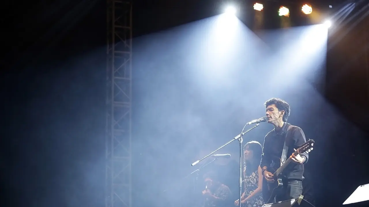 Payung Teduh di Balkon Jazz Festival 2019