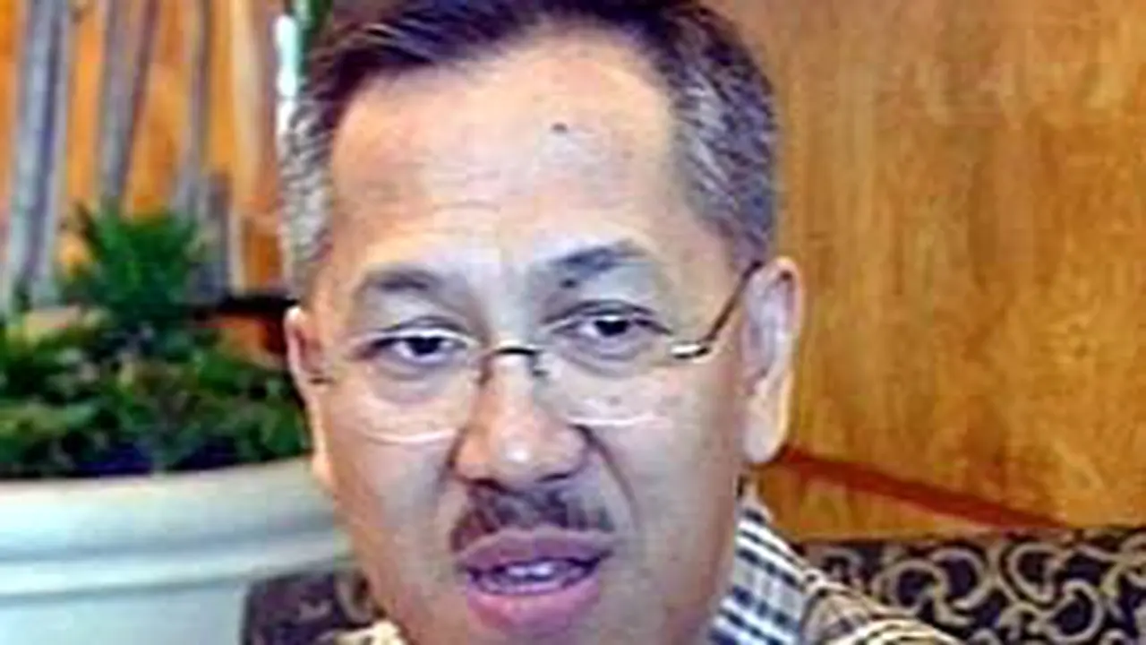011106ajamsostek.jpg