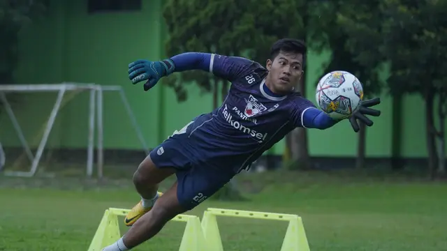 Persib Bandung, Satrio Azhar