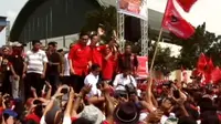 PDI Perjuangan partai dengan nomor urut 4 yang dipimpin Megawati Soekarnoputri diprediksi akan menjadi pemenang pemilu 2014.