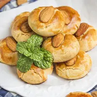 ilustrasi kue kering kacang almond/copyright by yuda chen (Shutterstock)