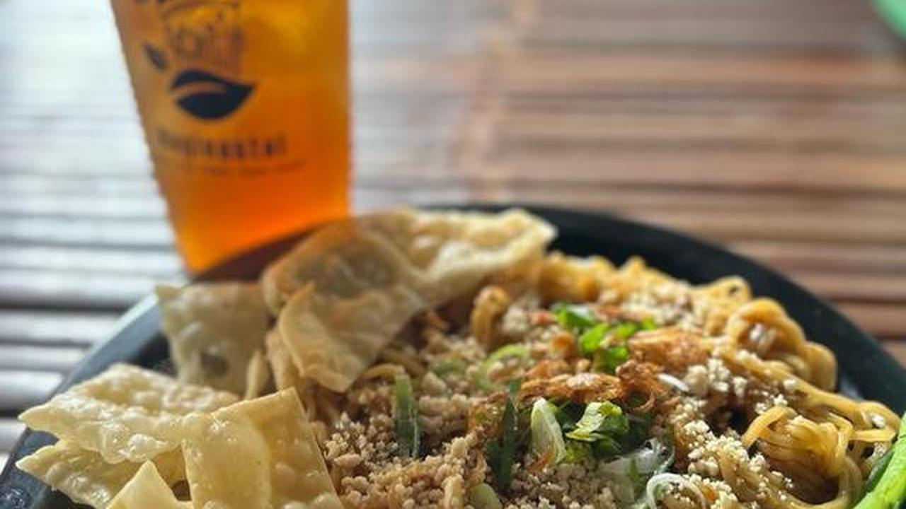 6 Resep Mie Ayam Jakarta Asli dengan Bumbu Gurih yang Meresap, Ala Pedagang Gerobakan