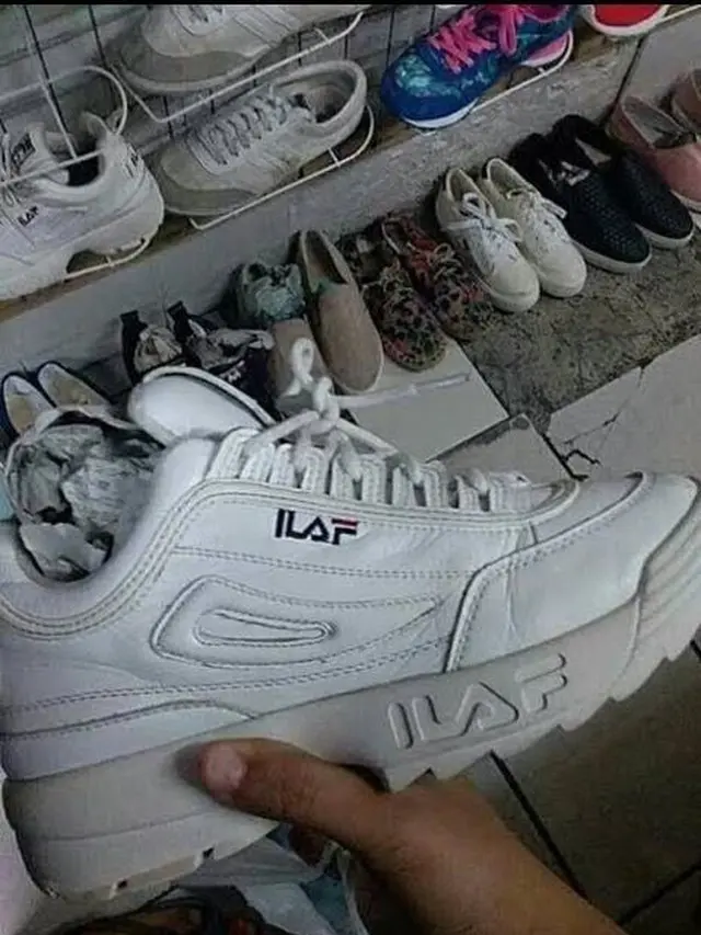 7 Sepatu KW Pelesetan Merek Terkenal Ini Namanya Bikin Geleng Kepala