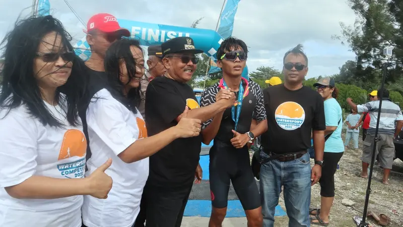 Bupati Kepulauan Seribu, Junaedi, menggelar Water Sport Competition Kepulauan Seribu 2022. Acara itu berlangsung di Pantai Sunrise, Pulau Pramuka, Kelurahan Pulau Panggang, Kecamatan Kepulauan Seribu Utara (Istimewa)