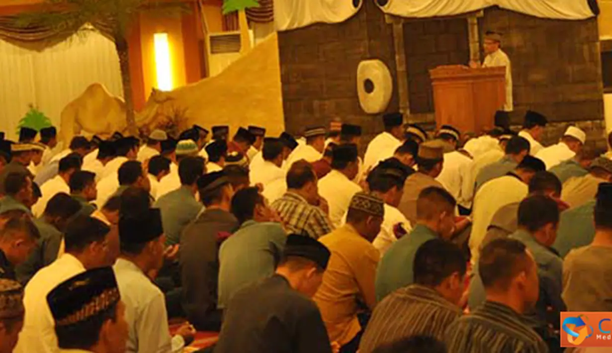 Citizen6, Surabaya: Dalam Jelang buka buka bersama tersebut selain dihibur dengan penampilan Grup Hadrah Kobangdikal, ceramah juga di isi dengan hikmah puasa yang disampaikan KH. Drs. Imam Chambali. (Pengirim: Penkobangdikal).