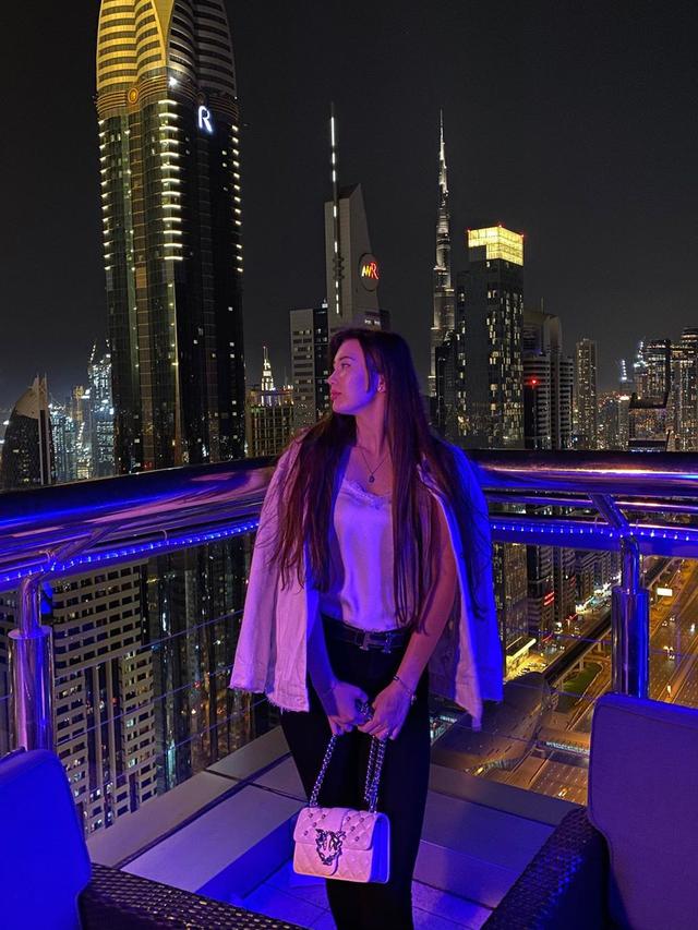 Sempat Viral, Ini 6 Potret Terbaru Pevoli Cantik Sabina Altynbekova