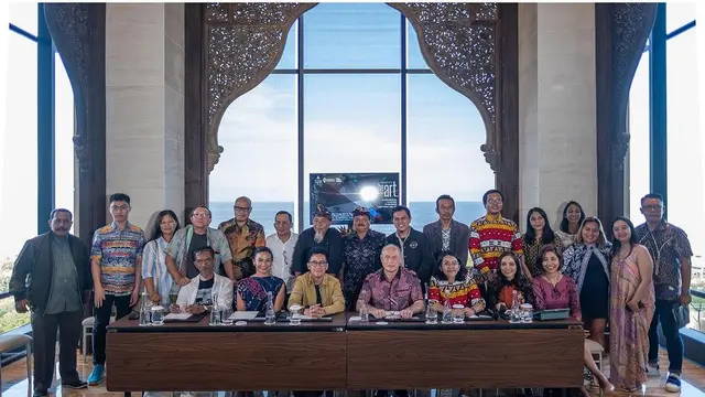 Konferensi pers pameran seni bertajuk Indonesia: The Land of Art yang digelar secara virtual pada Jumat, 11 Agustus 2023. (Foto: Dok. Instagram @kempinskibali)