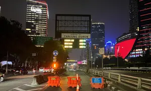 Jasa Marga juga menutup sementara transaksi di 10 gerbang tol (GT), salah satunya GT Tanjung Duren. (Foto: Jasa Marga)