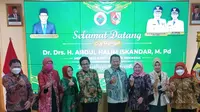 Menteri Desa Pembangunan Daerah Tertinggal dan Transmigrasi Abdul Halim Iskandar (Tengah Kanan) Bersama Bupati Jember Hendy Siswanto (Tengah Kiri) di Jember. (Istimewa)