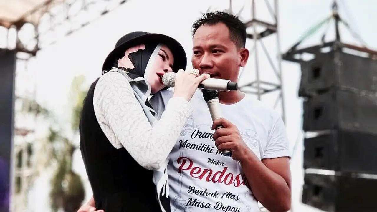 [Bintang] Vicky Prasetyo dan Angel Lelga